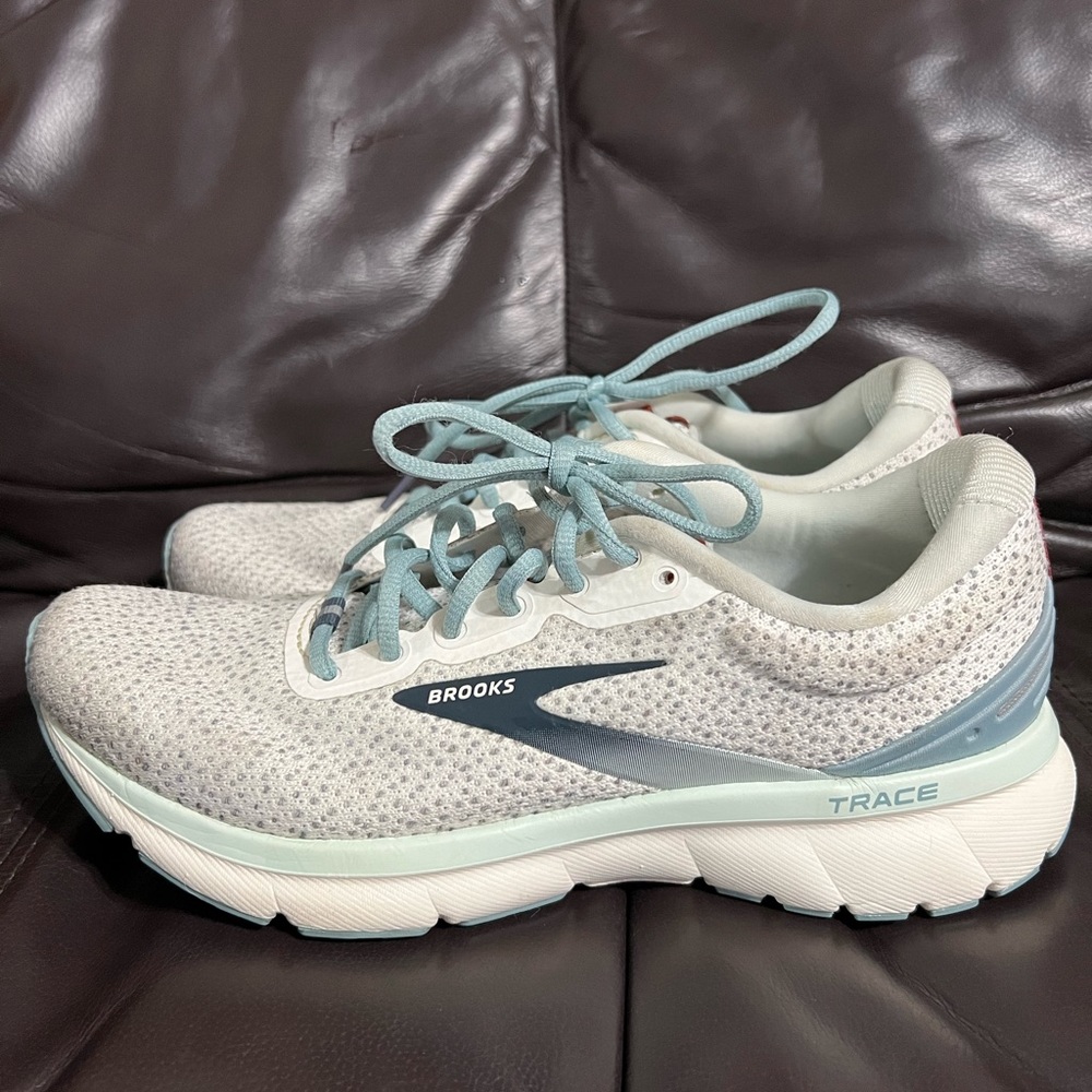 Brooks Trace running shoes